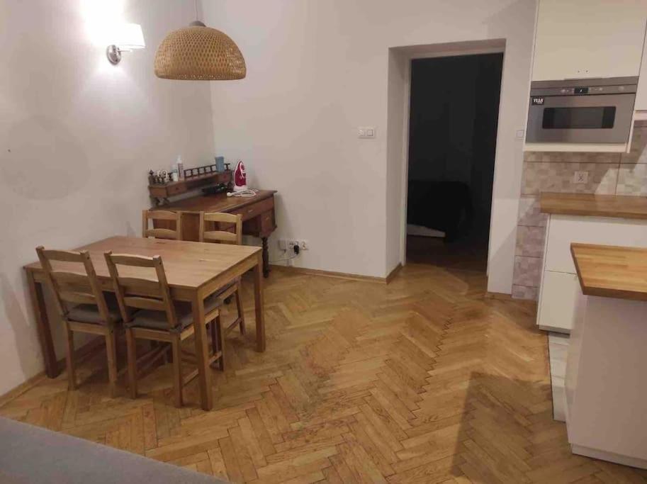 Centrally Located For 9 Guests Garbarska