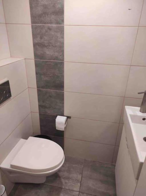 Centrally Located For 9 Guests Garbarska Apartment