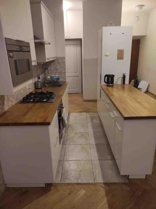 Centrally Located For 9 Guests Garbarska Apartment Krakau